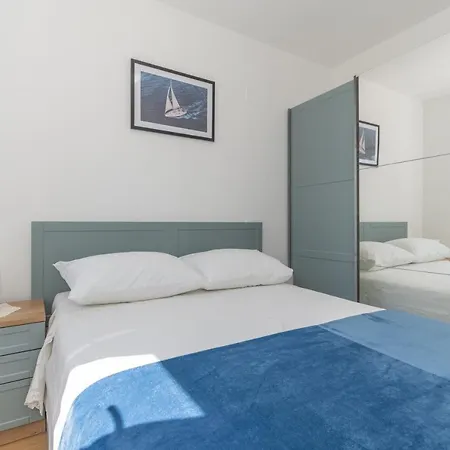 Apartments Lovor & Lavanda Kastela Exterior photo