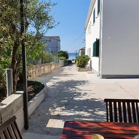 Apartments Lovor & Lavanda Kastela Exterior photo