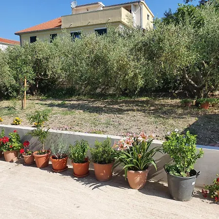 Apartments Lovor & Lavanda Kastela Exterior photo