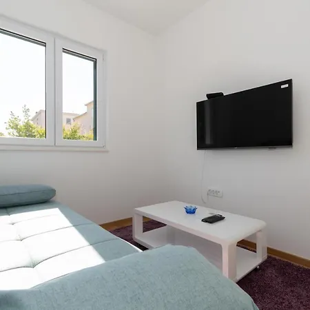 Apartments Lovor & Lavanda Kastela Exterior photo